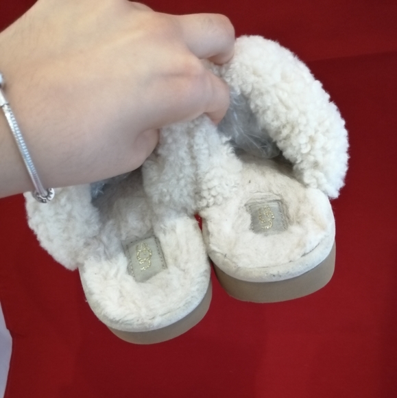 Ugg slippers - Picture 4 of 9